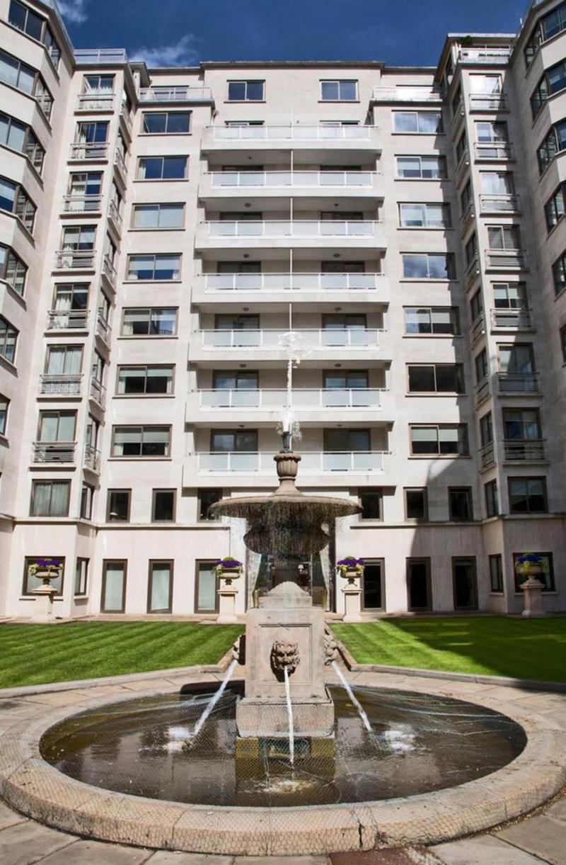 Arlington House - Genel