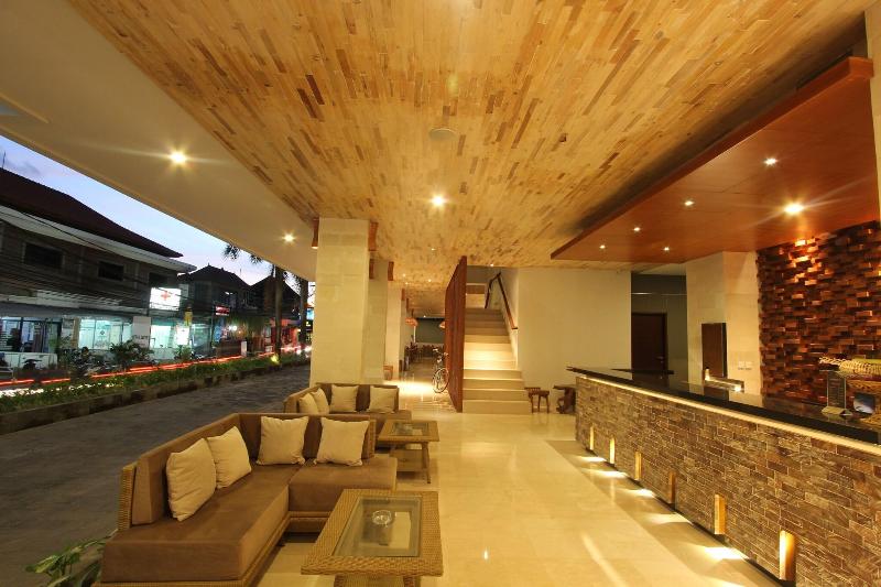 Grand La Walon Hotel - Lobi