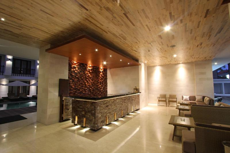 Grand La Walon Hotel - Lobi