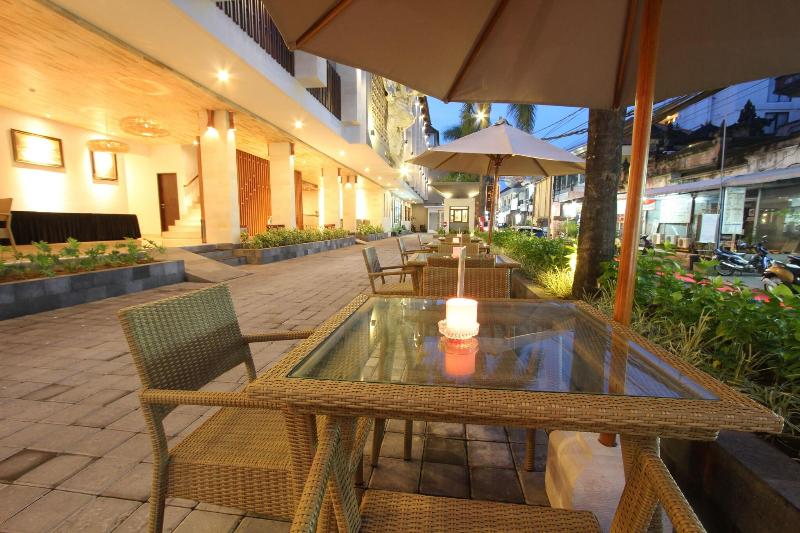 Grand La Walon Hotel - Restoran