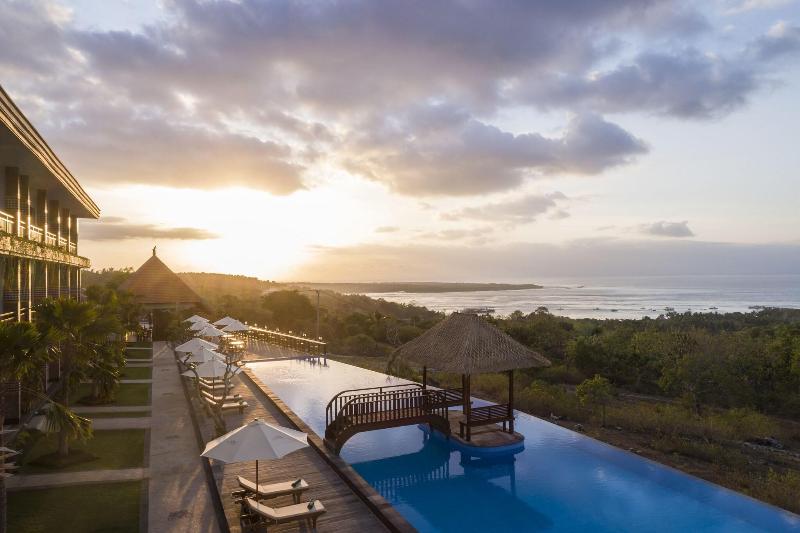 Semabu Hills Hotel Nusa Penida Bali - Havuz