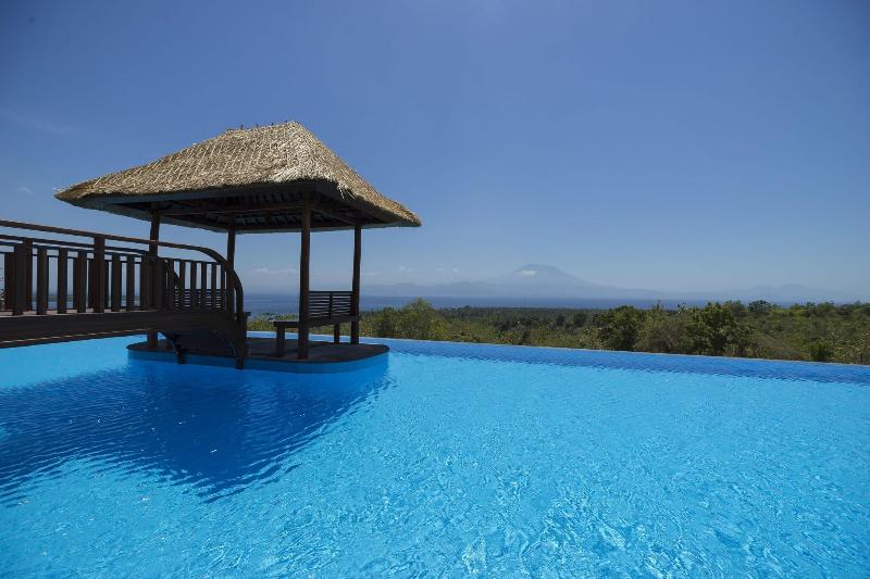 Semabu Hills Hotel Nusa Penida Bali - Havuz