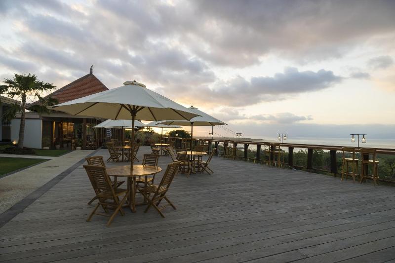 Semabu Hills Hotel Nusa Penida Bali - Restoran