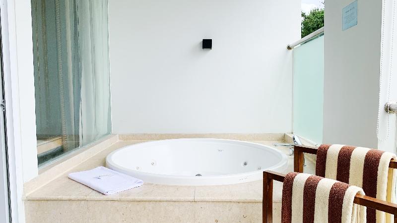 Art Deco Luxury Hotel and Residence Bandung - Oda