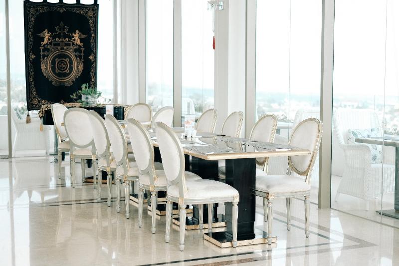 Art Deco Luxury Hotel and Residence Bandung - Restoran