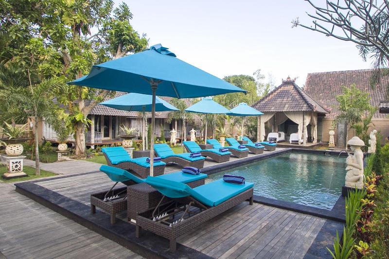 The Palm Grove Villas - Havuz