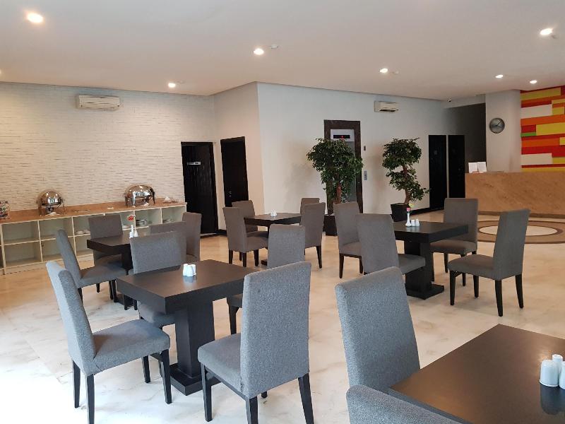 N3 Hotel Zainul Arifin - Lobi