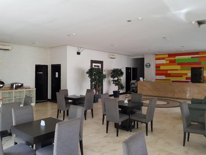 N3 Hotel Zainul Arifin - Restoran