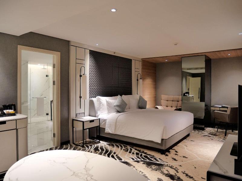 Mövenpick Surabaya City - Lobi