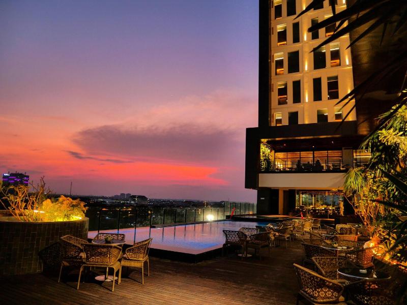 Mövenpick Surabaya City - Havuz