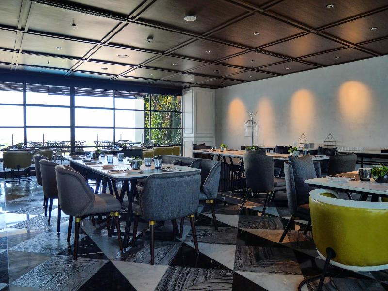 Mövenpick Surabaya City - Restoran