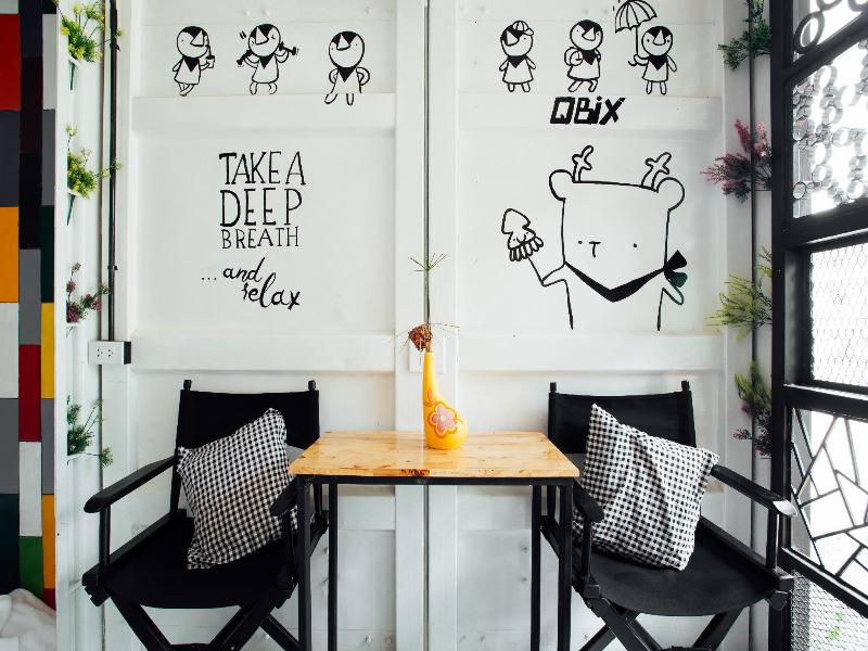 Qbix Hotel - Lobi
