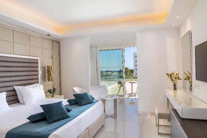 Chrysomare Beach Hotel & Resort - Oda