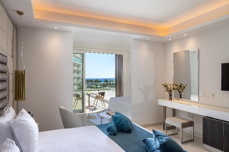Chrysomare Beach Hotel & Resort - Oda