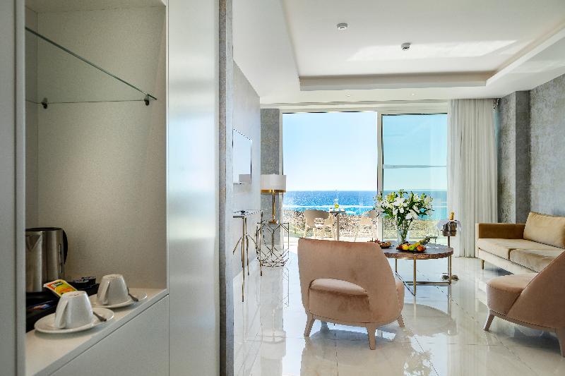 Chrysomare Beach Hotel & Resort - Oda