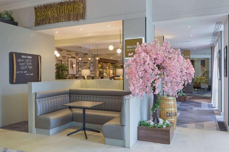 Doubletree by Hilton Dartford Bridge - Bar