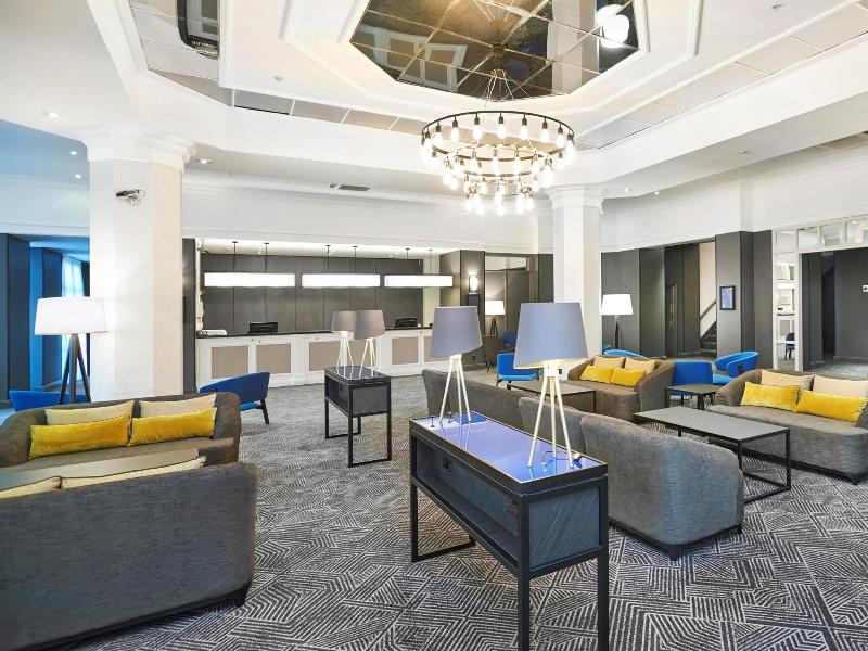 Doubletree by Hilton Dartford Bridge - Lobi