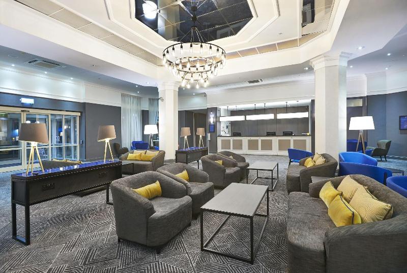 Doubletree by Hilton Dartford Bridge - Lobi