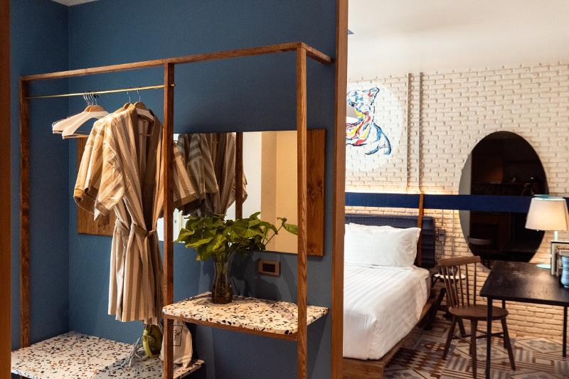 Tints Of Blue Hotel - Oda