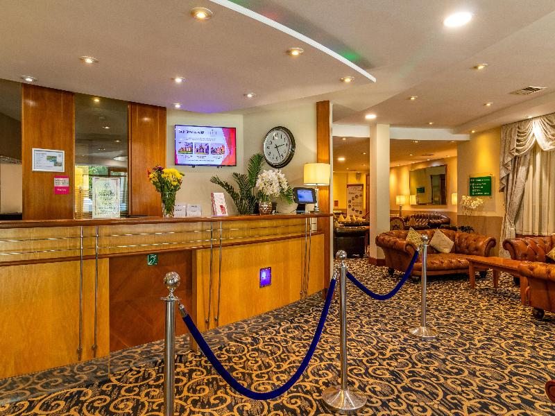 Britannia Leeds Bradford Airport - Lobi