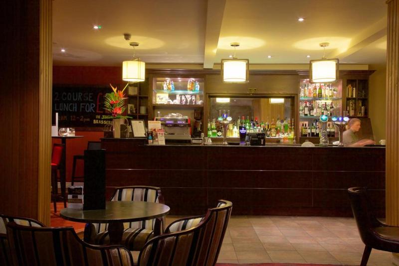 Manchester Airport Stanley Hotel by Belvilla - Bar