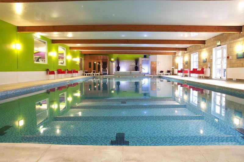 Manchester Airport Stanley Hotel by Belvilla - Havuz