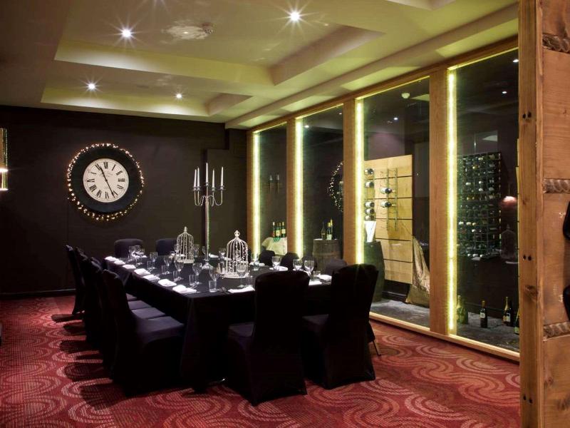 Manchester Airport Stanley Hotel by Belvilla - Restoran