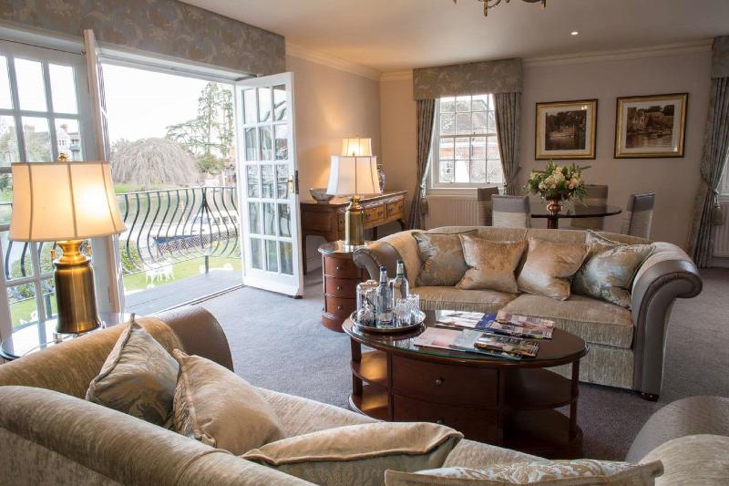 Macdonald Compleat Angler - Oda