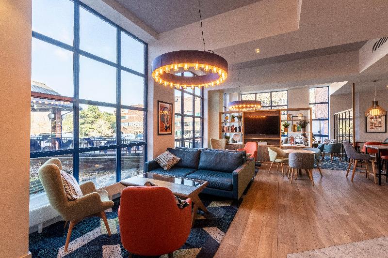 Holiday Inn London - Sutton - Bar
