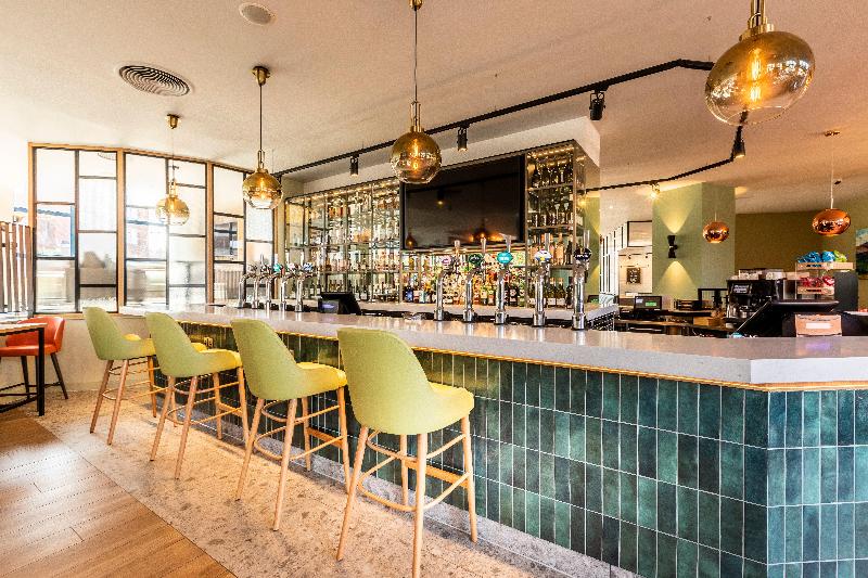 Holiday Inn London - Sutton - Bar