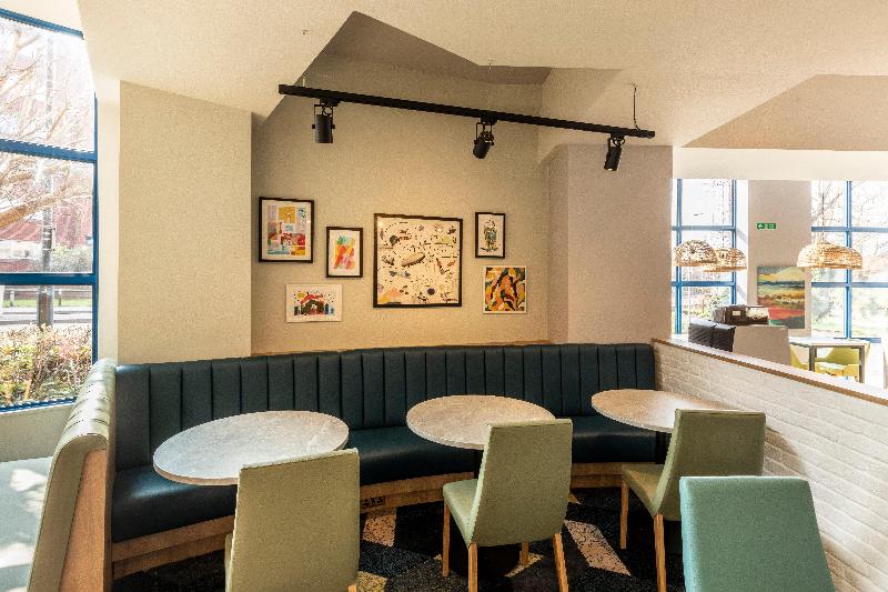 Holiday Inn London - Sutton - Bar