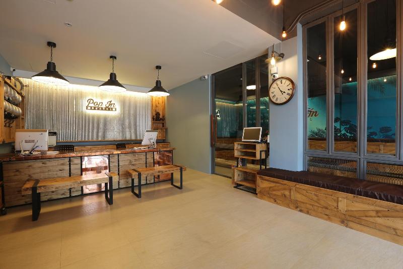 Pop In Hostel - Lobi