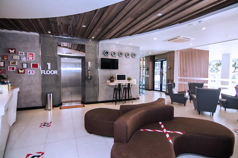 Levana Hotel Pattaya - Lobi