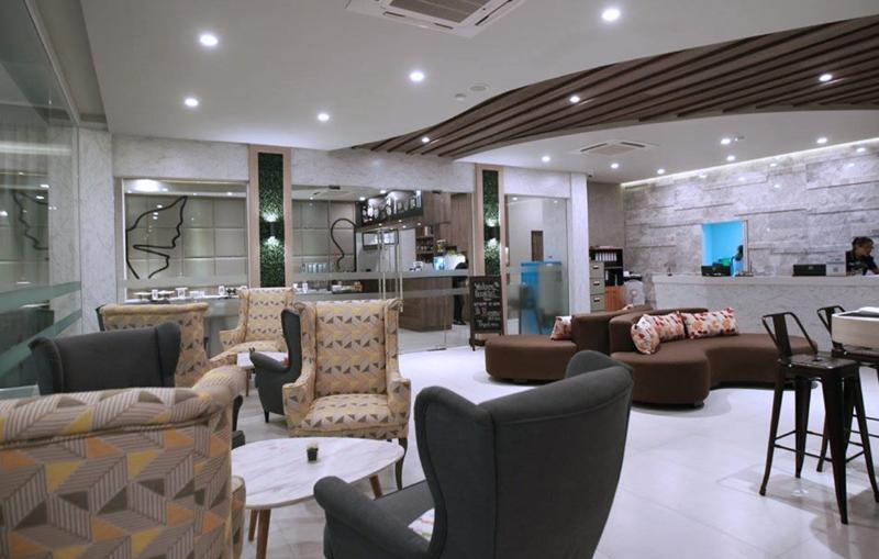 Levana Hotel Pattaya - Lobi