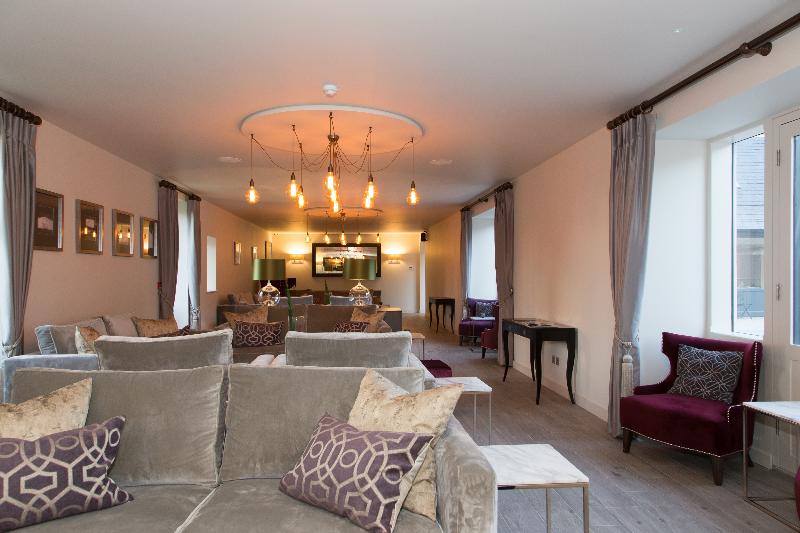 Dunalastair Hotel Suites - Bar