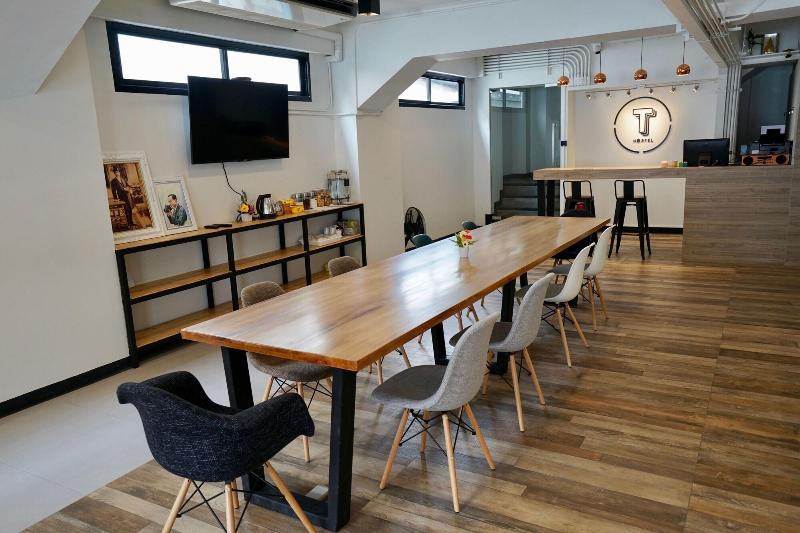 T Hostel Victory Monument - Bar