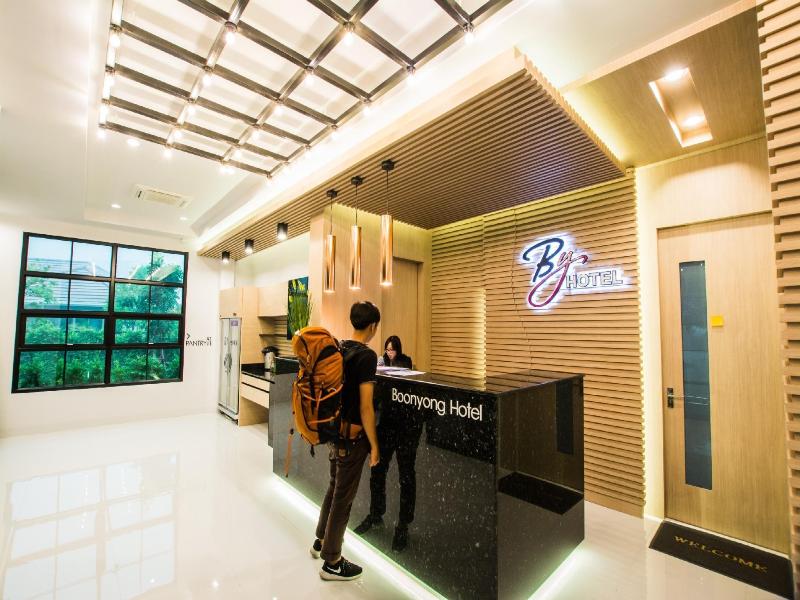 By Hotel Kanchanaburi - Lobi