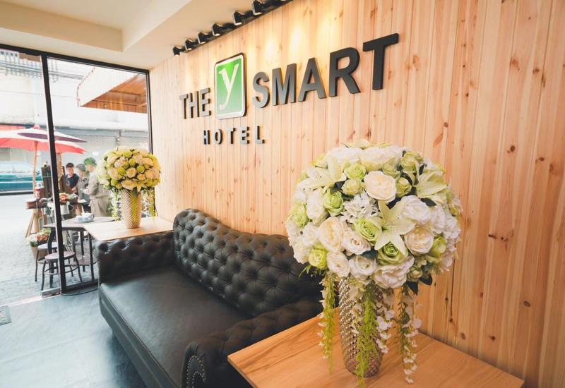 The Y Smart Hotel - Lobi