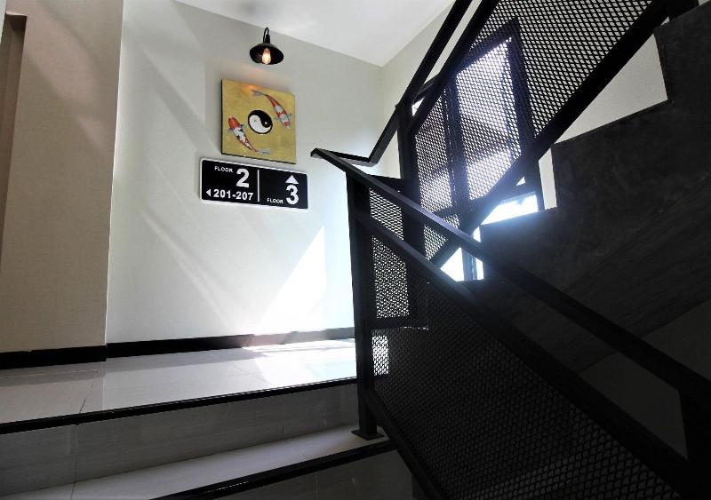 The Y Smart Hotel - Lobi