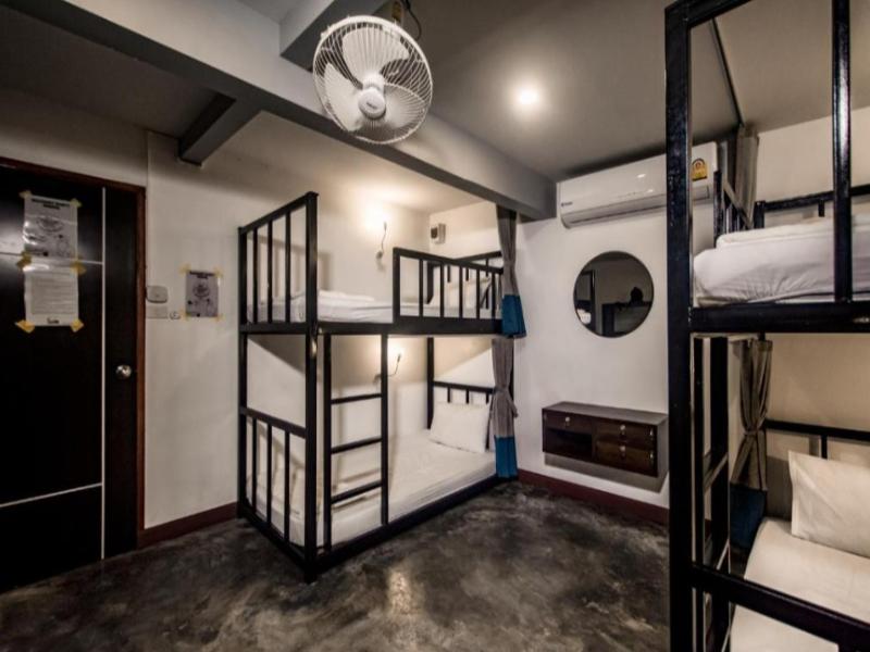 Balcony Party Hostel Ao Nang Beachfront Adult Only - Oda