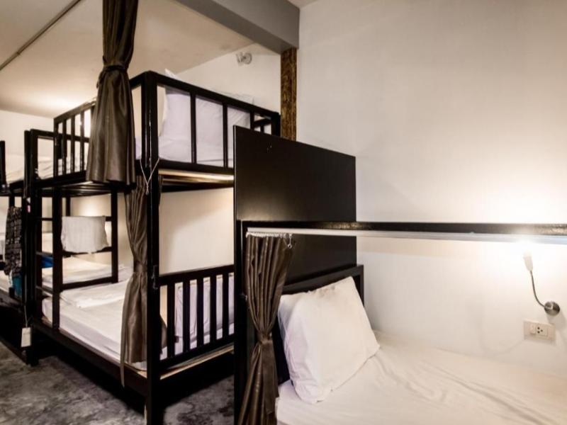 Balcony Party Hostel Ao Nang Beachfront Adult Only - Oda