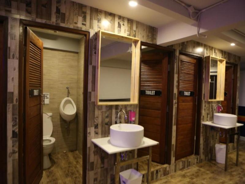 Balcony Party Hostel Ao Nang Beachfront Adult Only - Oda