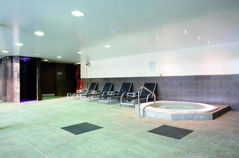 Macdonald Forest Hills Hotel & Spa - Havuz