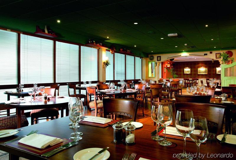 Macdonald Forest Hills Hotel & Spa - Restoran