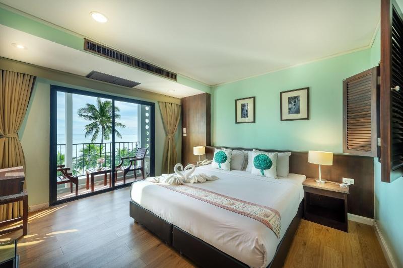The Jomtien Twelve - Plaj