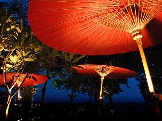 The Jomtien Twelve fotoÄŸrafÄ±