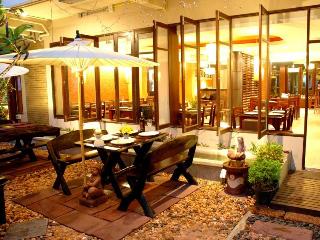 The Jomtien Twelve fotoÄŸrafÄ±