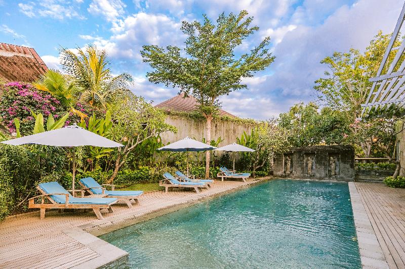 La Berceuse Resort and Villa Nusa Dua by Taritiya - Havuz