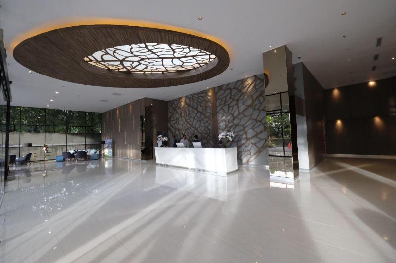 Ayola Lippo Cikarang - Lobi