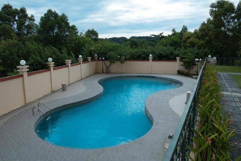 Queen Victoria Apartment Batam - Plaj